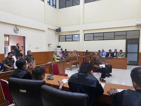 Terdakwa Korupsi TWP AD Dituntut 18 dan 15 Tahun Penjara