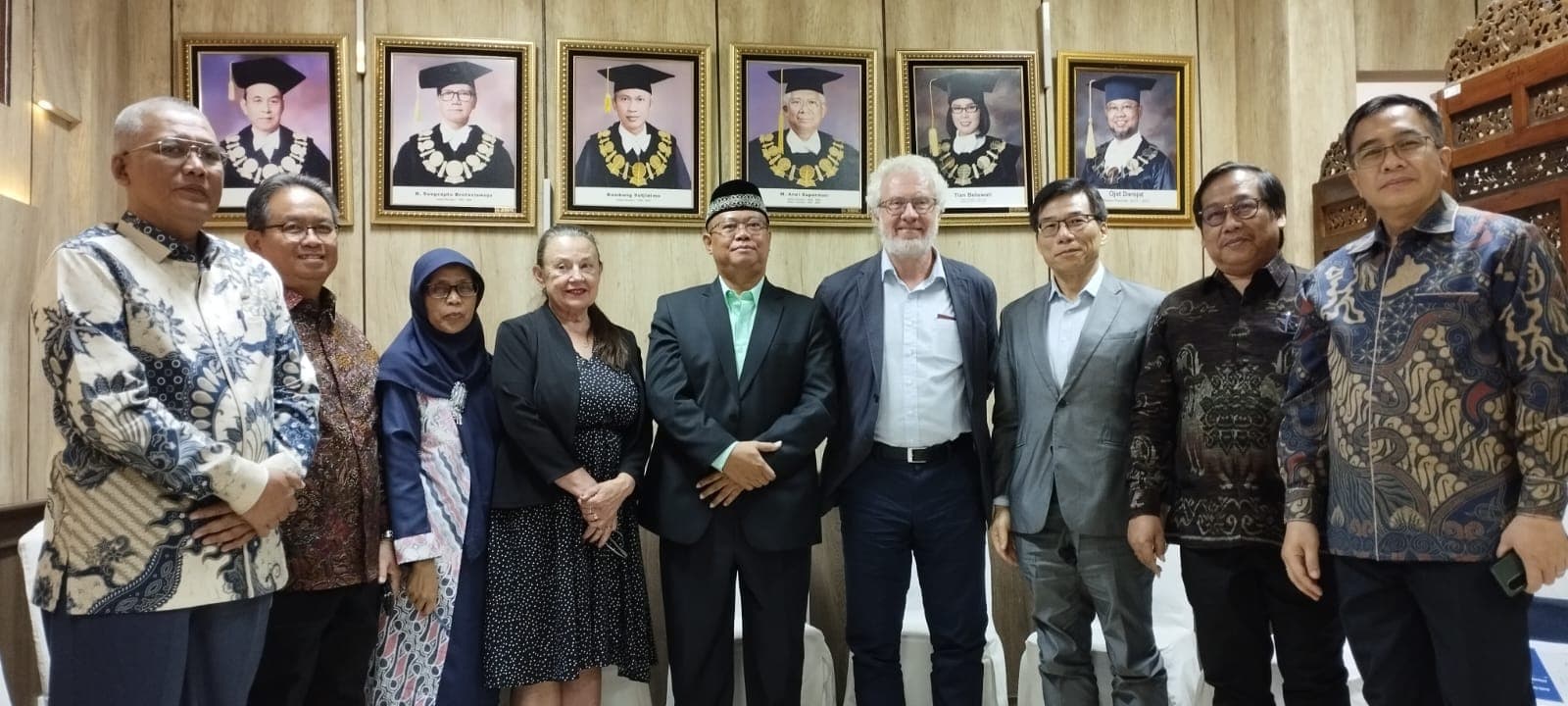 Universitas Terbuka, PTN yang Menerapkan Sistem Pembelajaran Jarak Jauh