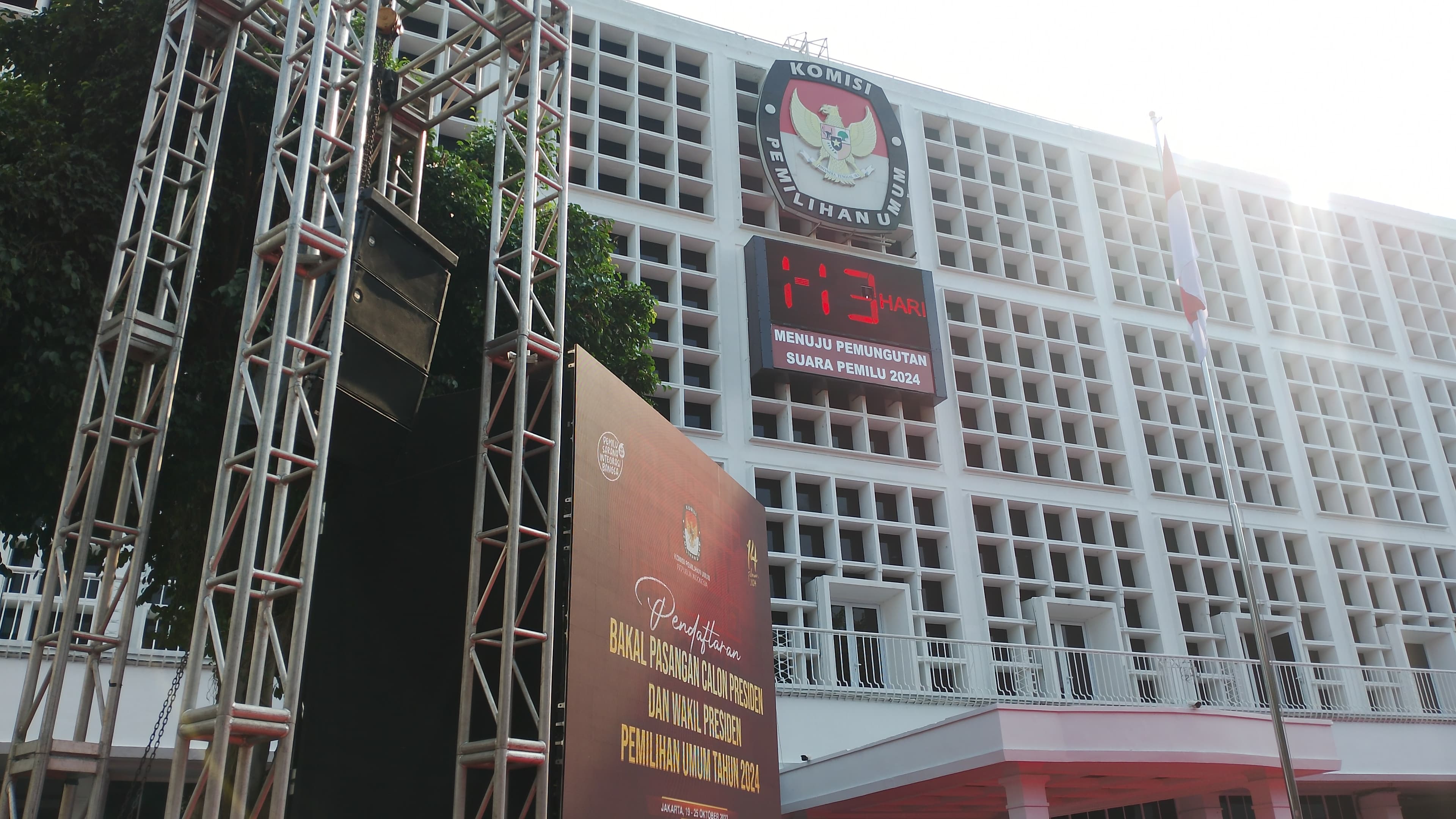 JPPR: Kultur Berhukum KPU Kacau