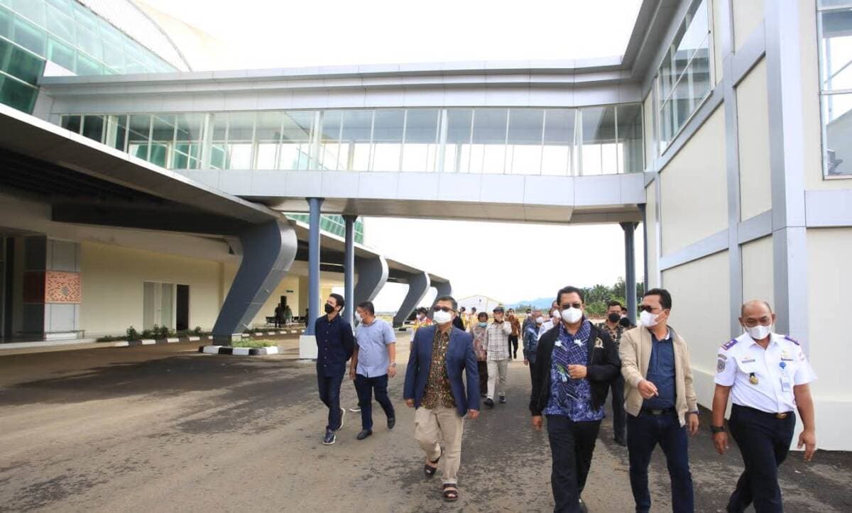 Rombongan DPD Tinjau Proyek Pembangunan Bandara Tampa Padang Sulawesi Barat