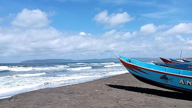 Tinggi Gelombang Capai 6 Meter, Ribuan Nelayan Cilacap Tidak Melaut