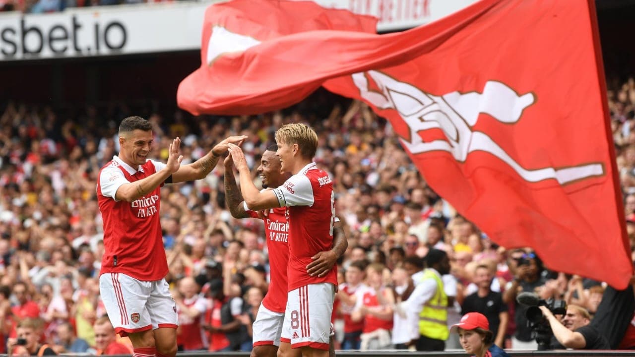 The Gunners Hantam Sevilla 6-0, Emirates Cup Milik Arsenal