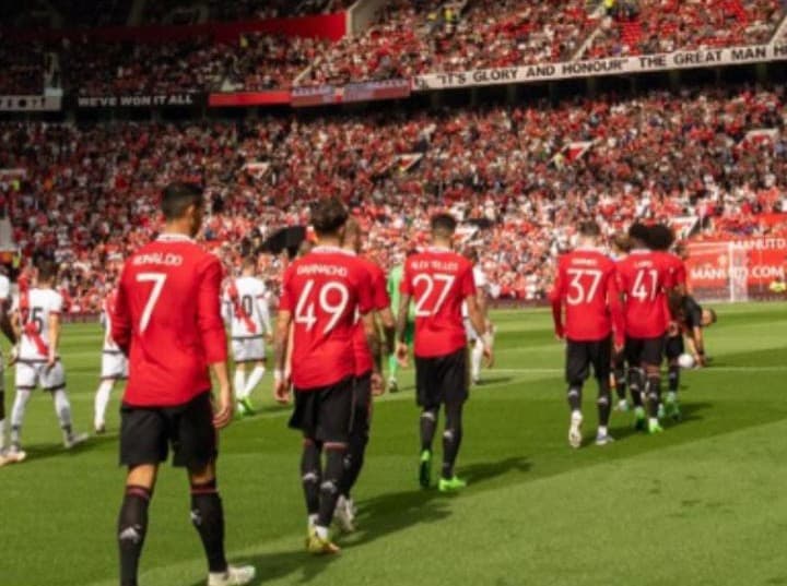 Kembali Bermain di MU, Ronaldo Bahagia atau Pura-Pura?