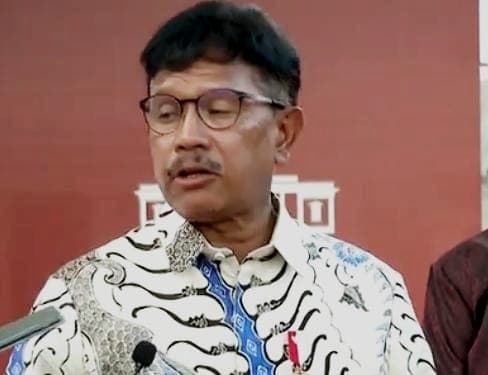 Pasca Penetapan Tersangka Korupsi BTS, Beredar Kabar Hoaks Menteri Johnny Mundur!