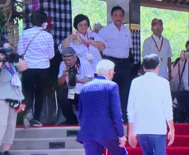 Terciduk! Menteri PUPR Banting Setir Jadi Fotografer Kepala Negara G20 di Tahura Bali