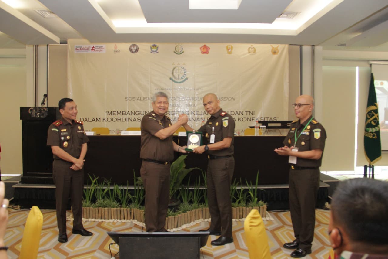 Kejati DKI Jakarta Gelar Sosialisasi dan FGD "Membangun Sinergitas Kejaksaan dan TNI dalam Koordinasi dan Penanganan Perkara Koneksitas"