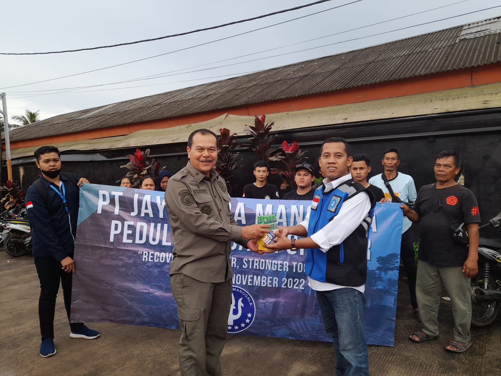 PT JWM Kirim Bantuan Logistik untuk Korban Gempa Cianjur
