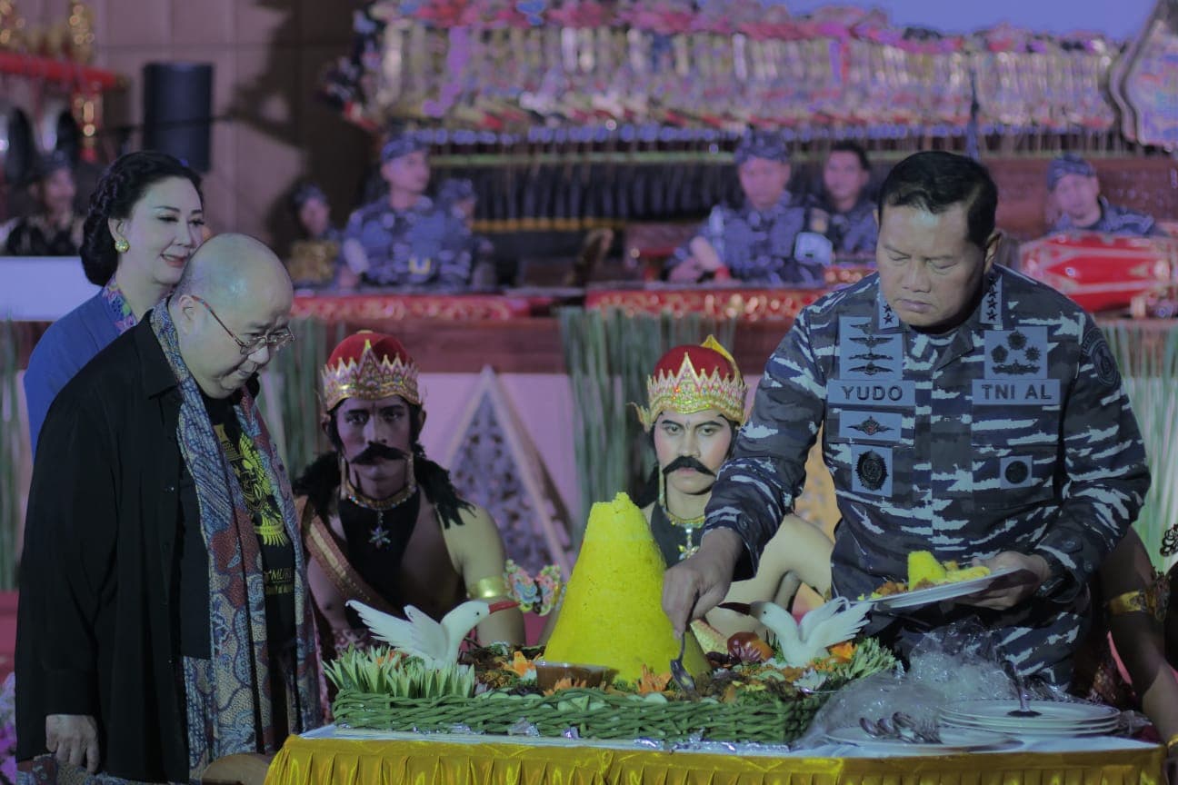 Lestarikan Seni Budaya, TNI AL Kolaborasi dengan LIP Gelar Pertunjukan 'Pandowo Boyong'