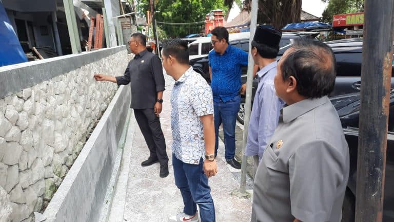 Komisi III DPRD Kabupaten Blitar Sidak Dinkes, Proyek Rp 235 Juta Diduga Tak Melalui Tender