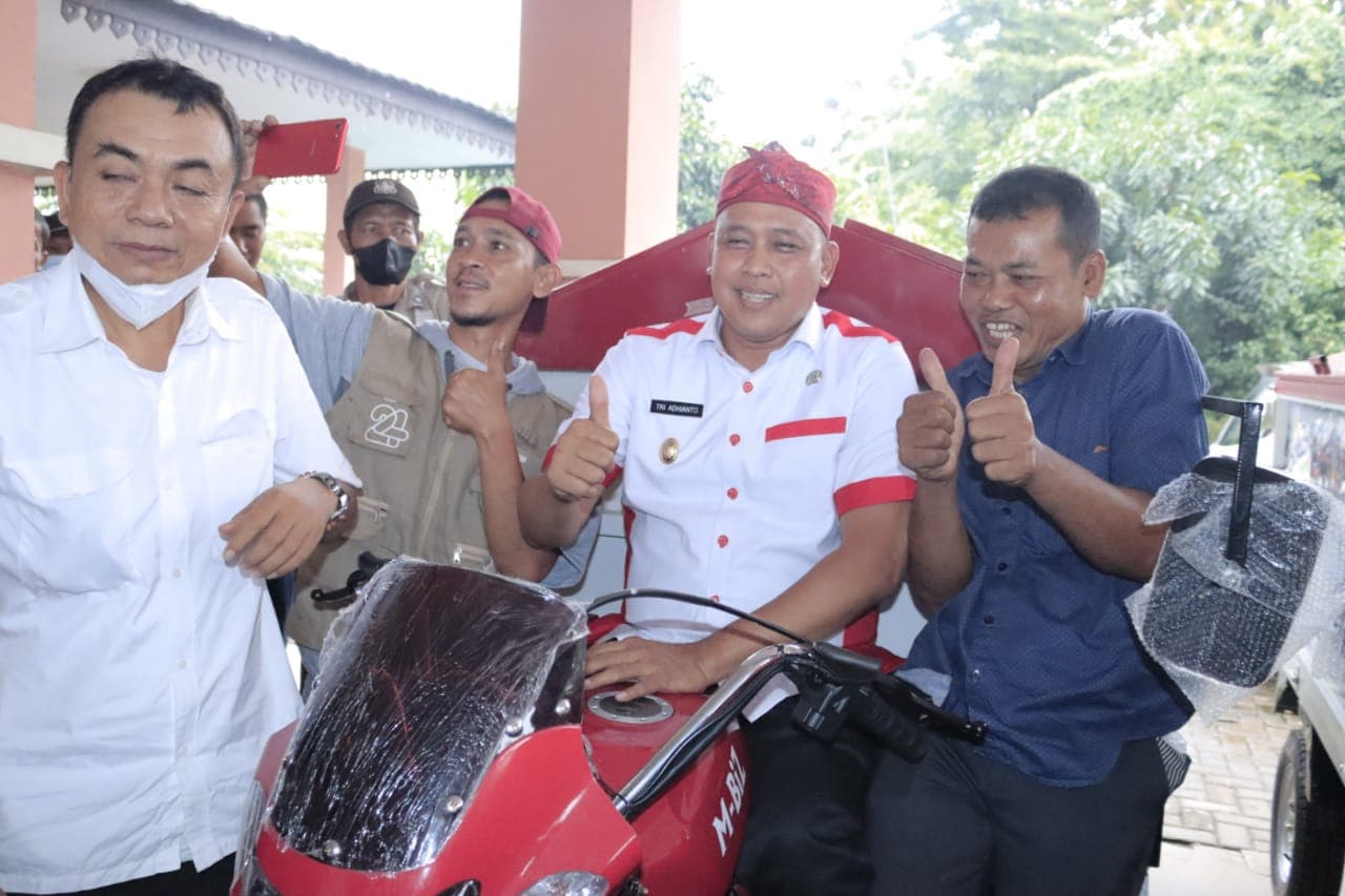 Pemkot Bekasi Berikan 254 Baktor Kepada RW Terbaik Kelola Sampah Lingkungan