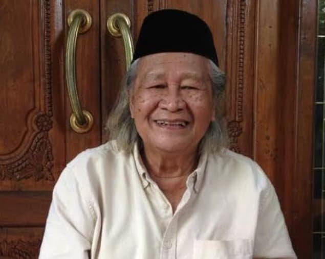 Tiba di Rumah Duka, Tangis Keluarga Pecah Sambut Jenazah Ridwan Saidi