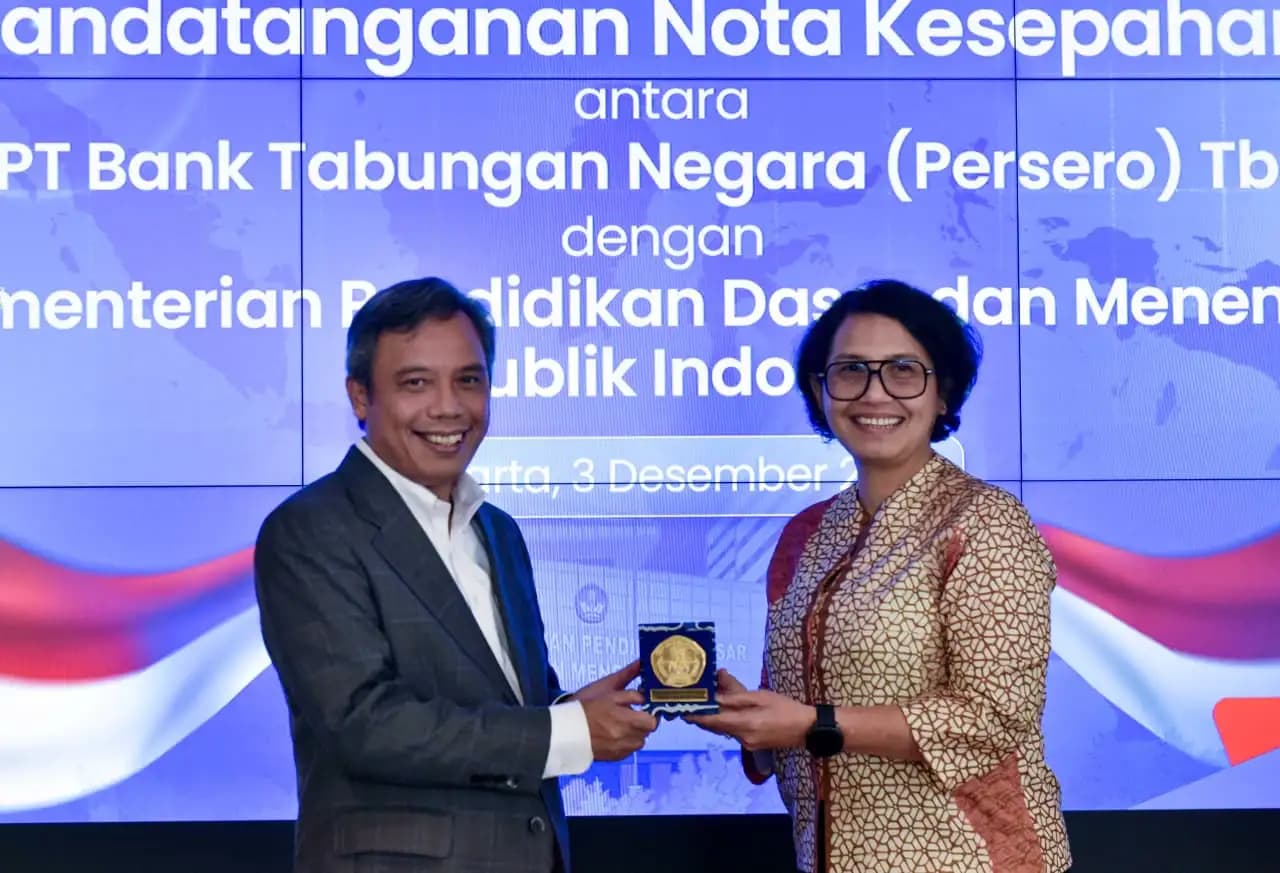 Direktur Utama BTN Nixon LP Napitupulu dan Sekretaris Jenderal Kemendikdasmen Suharti (Foto: Dok BTN)