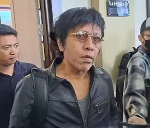 Adian Napitupulu