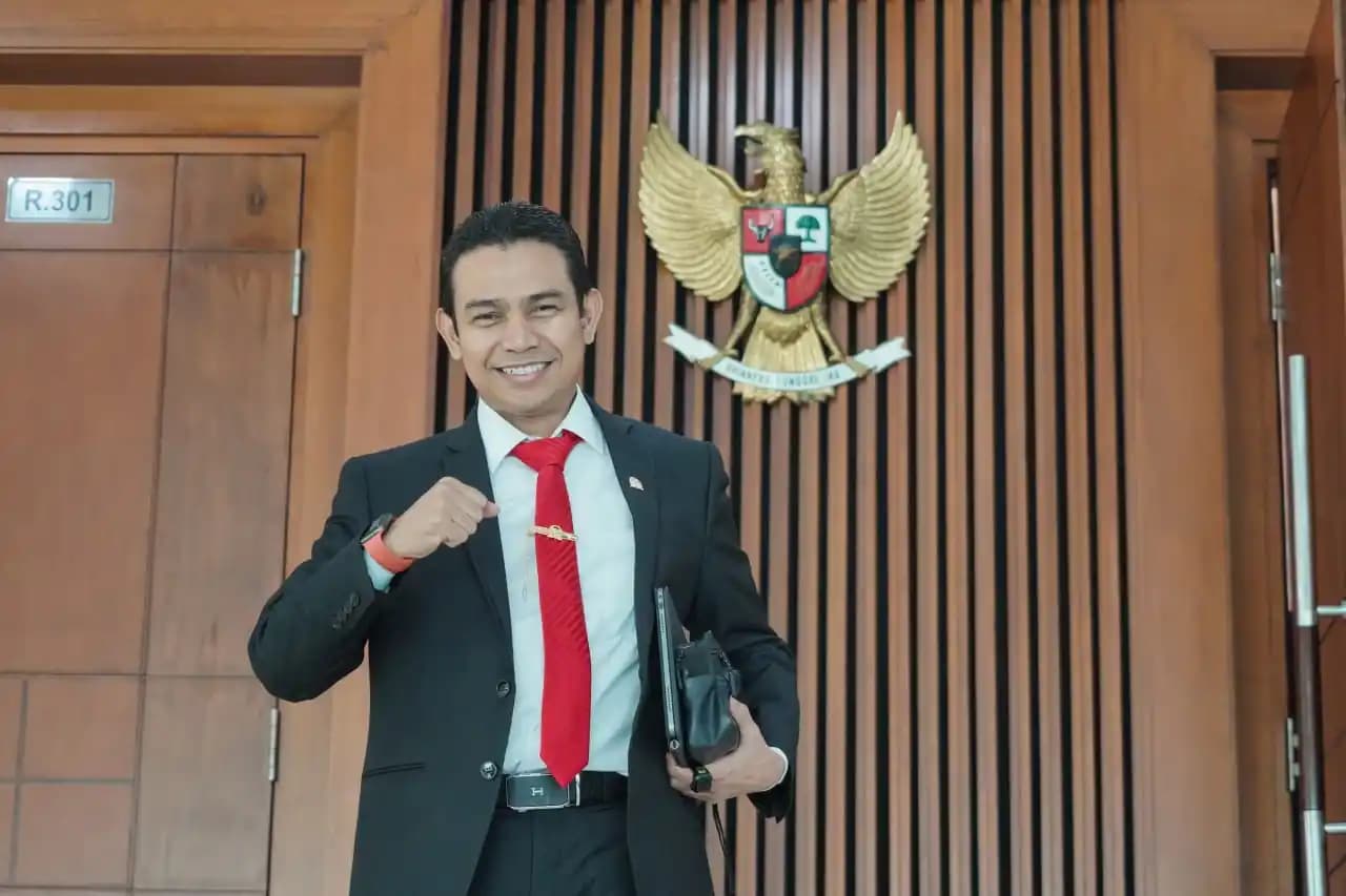Anggota Komisi VII  Hendry Munief MBA