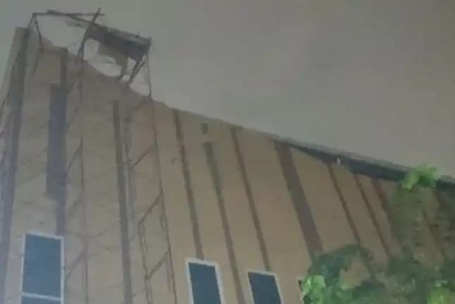 Atap gor kemayoran