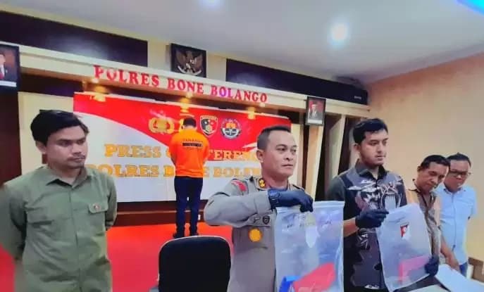 Polisi Ringkus PNS Rekam Perempuan di Toilet Pakai Ponsel Tersembunyi