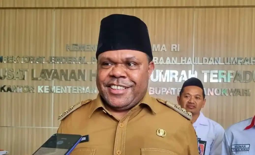 Bupati Manokwari, Papua Barat Hermus Indou