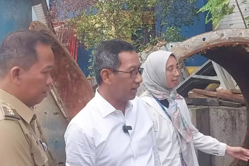 Heru Minta Petugas Rumah Pompa Waduk Pluit Bersiaga Saat Hujan