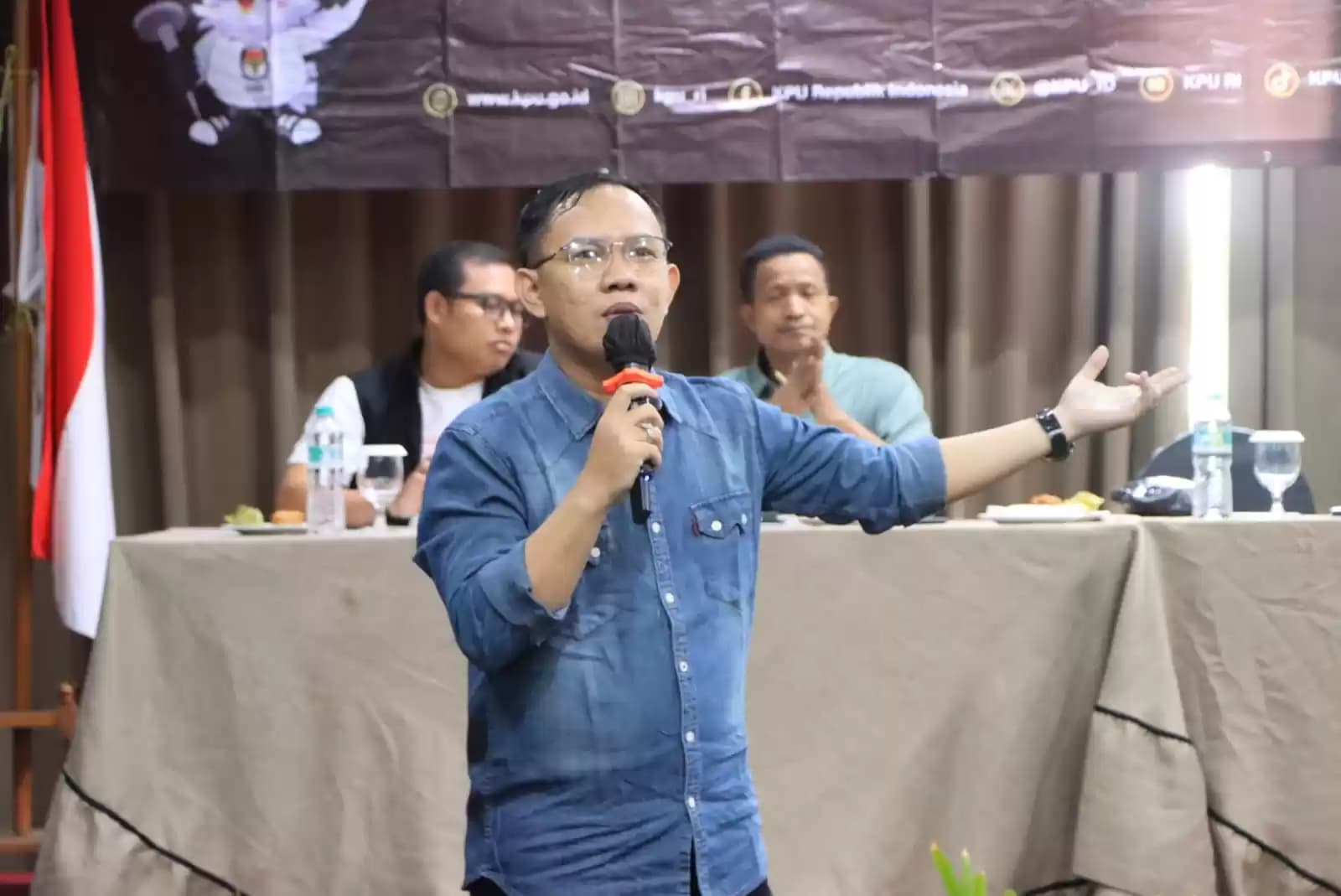 Direktur Eksekutif Sentral Politika