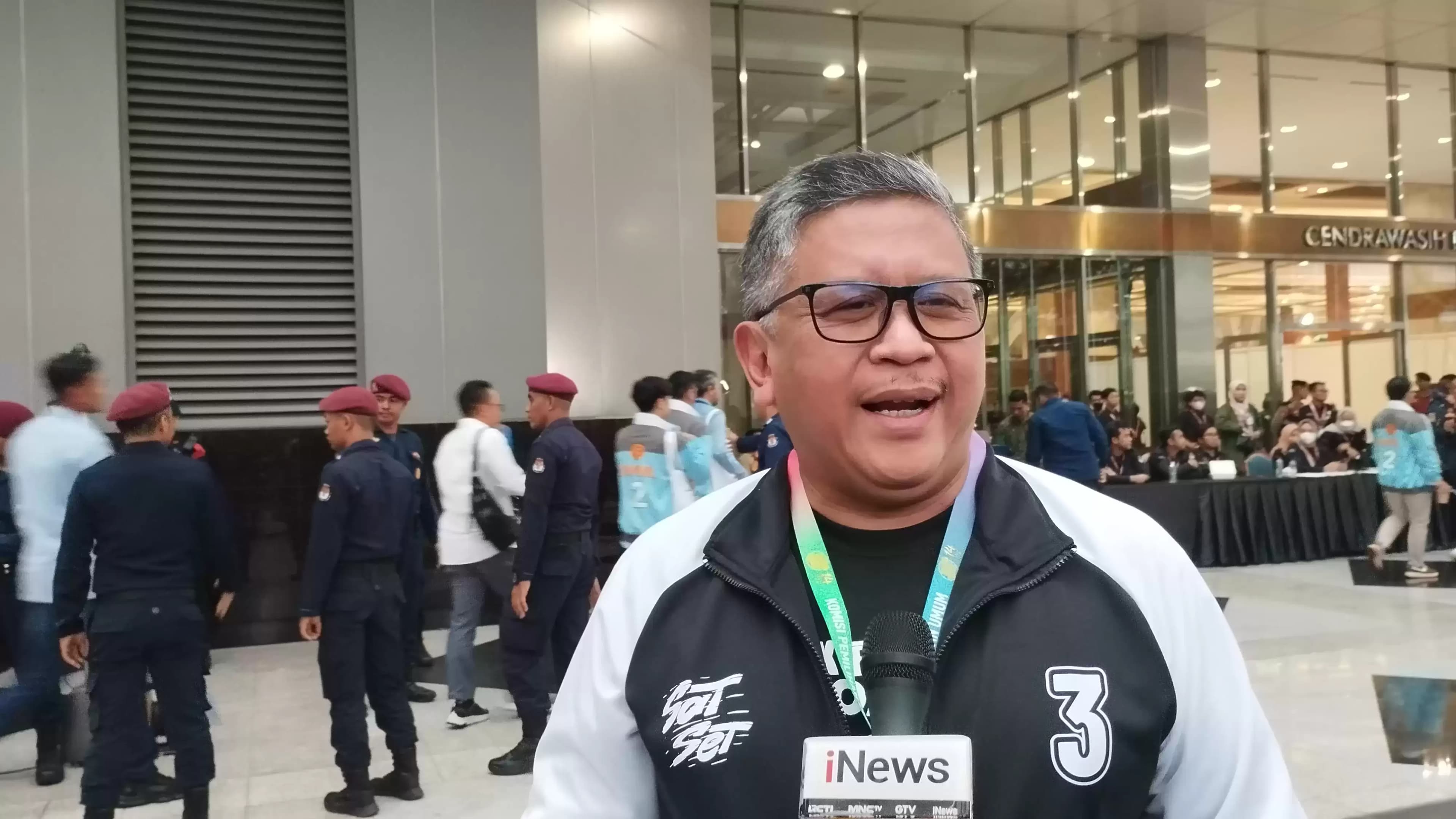 Tolak Tinggalkan Kabinet Jokowi, Hasto Tuding Prabowo Korupsi