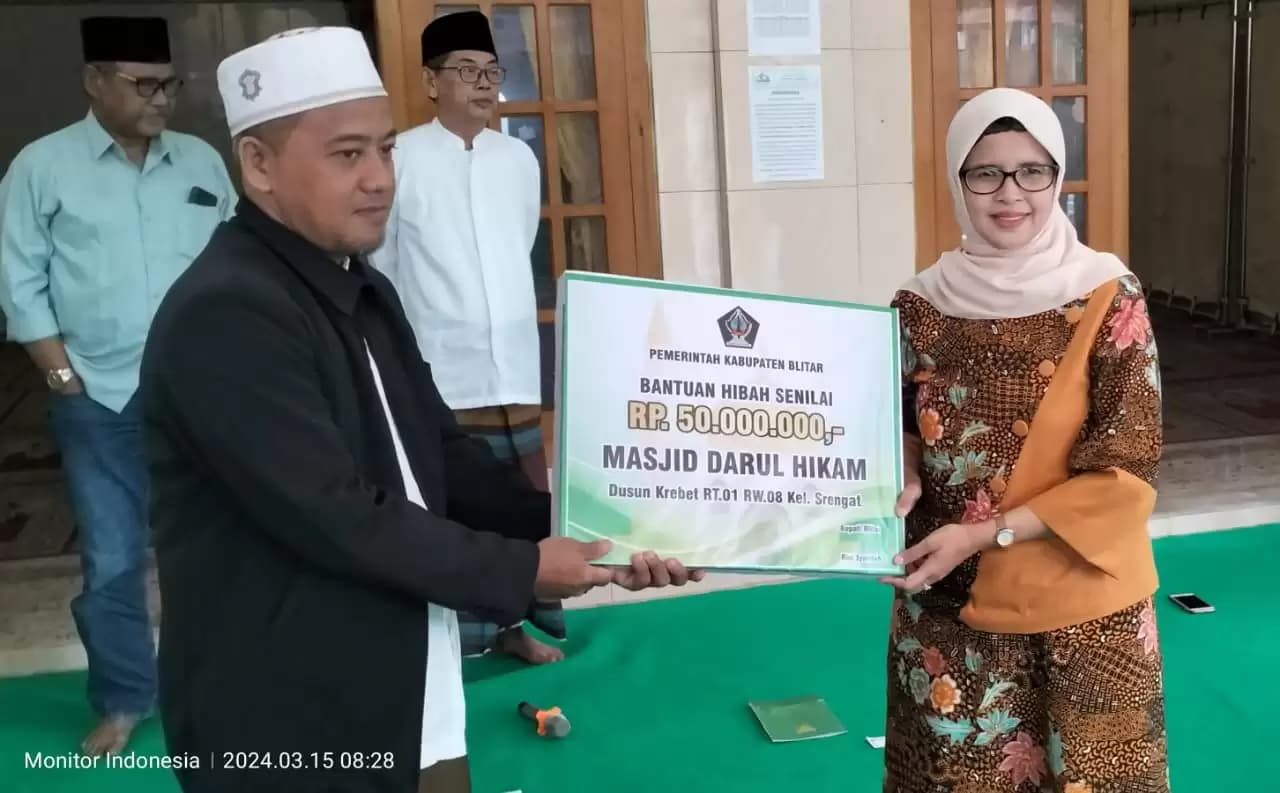 Gelar Safari Ramadan, Mak Rini Berikan Santunan Serta Imbauan untuk Waspada dan Jaga Kebersihan