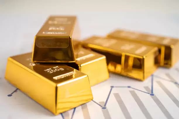 Harga Emas Kembali Melemah Karena Dolar AS Menguat