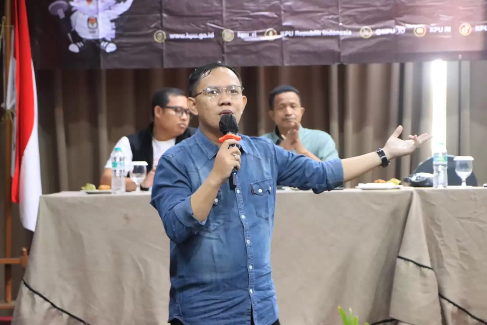 Gerakan Salam 4 Jari Diyakini Bakal Menjadi Strategi Senjata Makan Tuan
