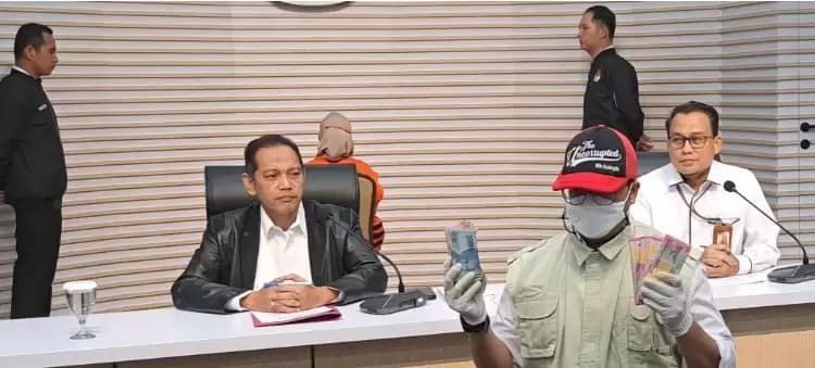 Kasubag BPPD Sidoarjo Siska Wati Diduga Potong Insentif Pegawai Rp 2,7 M