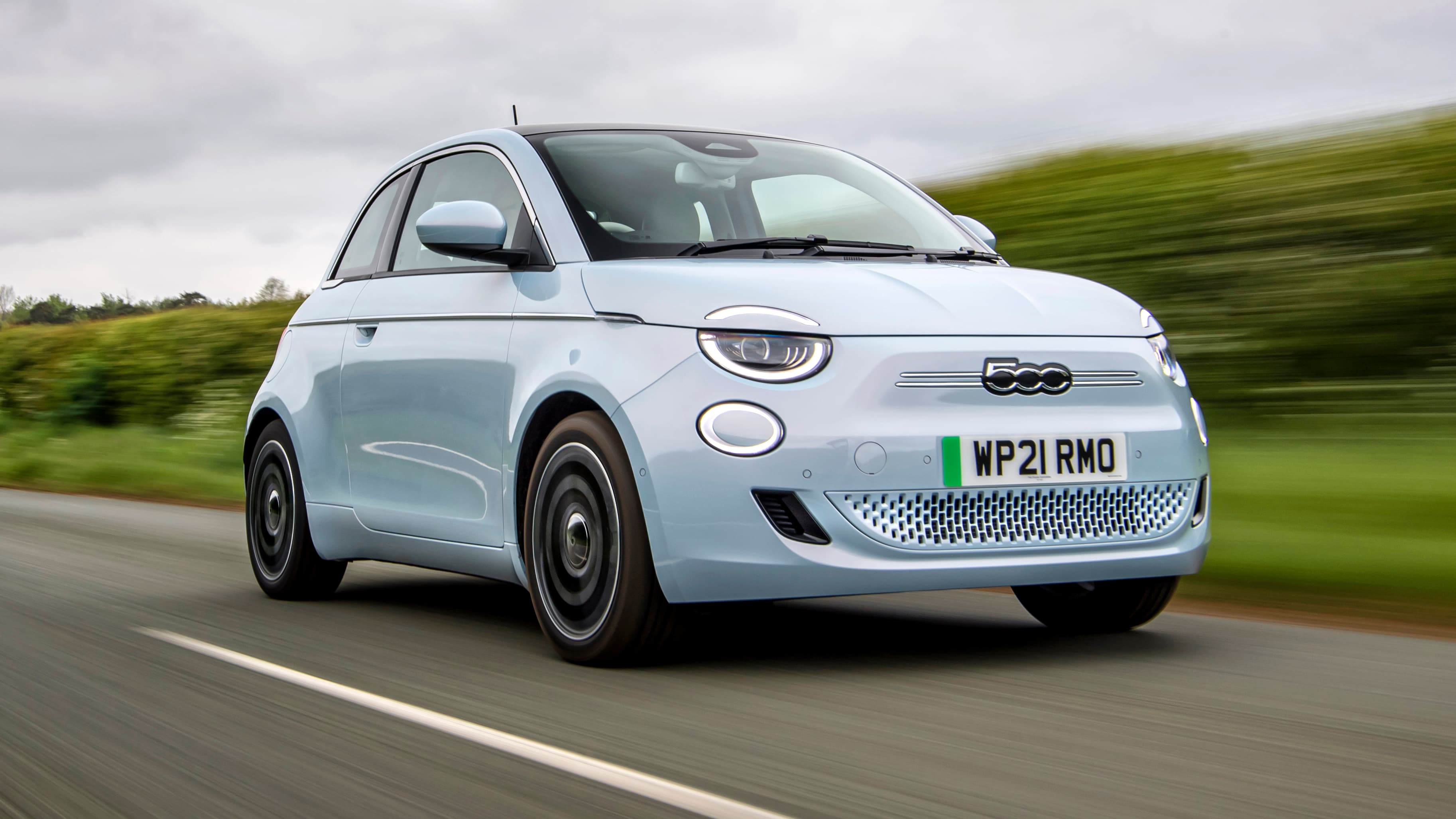 Fiat Tak Lagi Jual Mobil Berbahan Bakar Minyak Mulai Juli 2022
