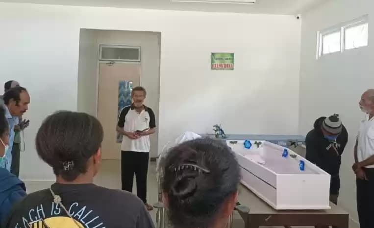 Foto Keluarga almarhum Yance Runbin