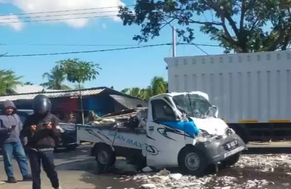 Foto Mobil Kecelakaan