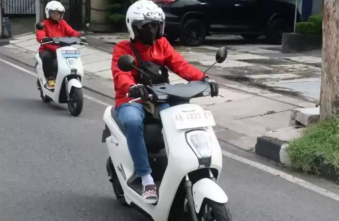 Foto Pengguna Motor Listrik