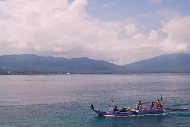 Foto Perahu Penumpang di Pulau Solor NTT