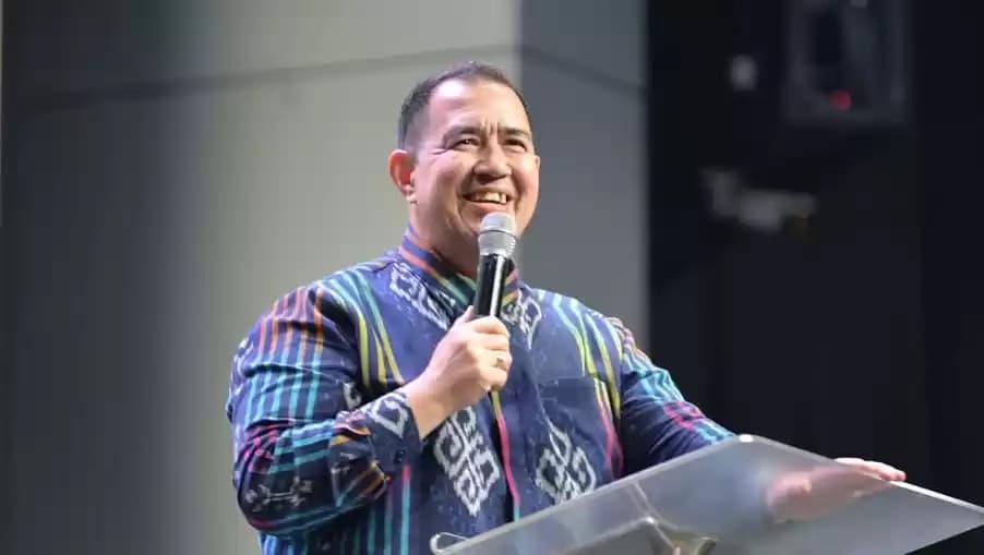 gilbert lumoindong
