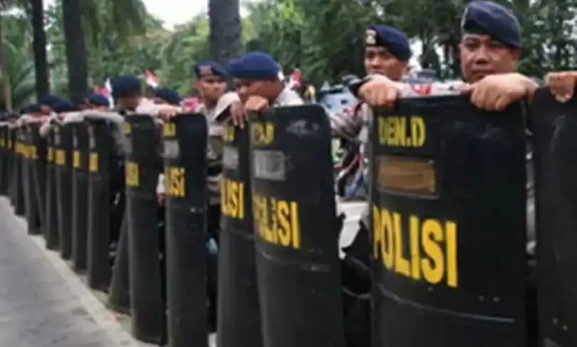 Illustrasi pengamanan personel gabungan