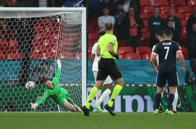 Babak I Inggris vs Skotlandia Berakhir Tanpa Gol