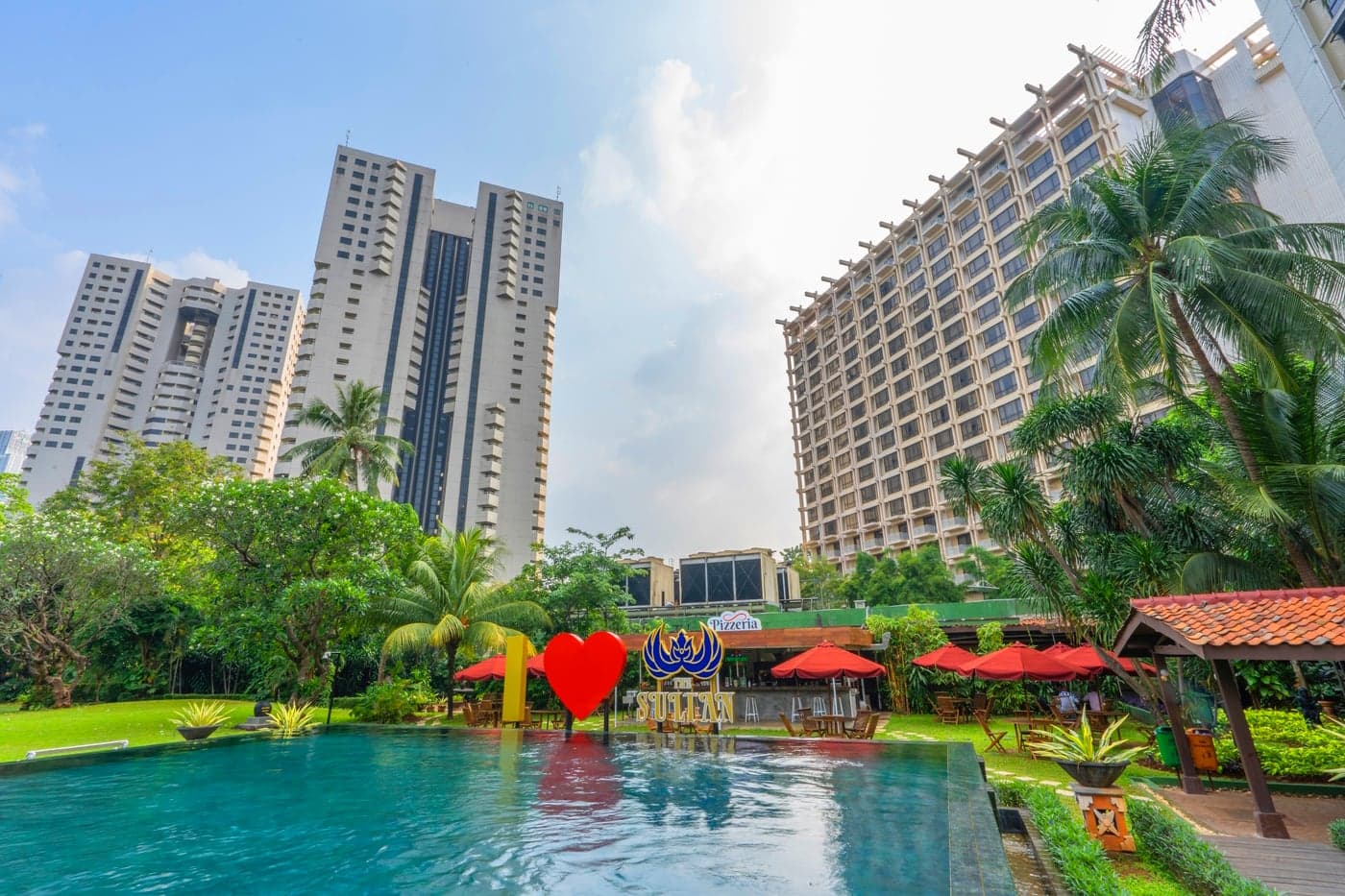 Izin Hotel Sultan Dibekukan, Kenapa?