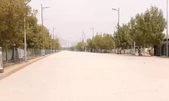 jalan arab saudi berbahan aspal karet