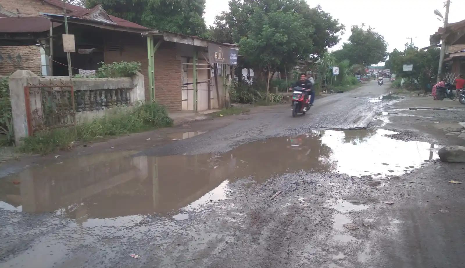 JalanRusakSungaibuaya