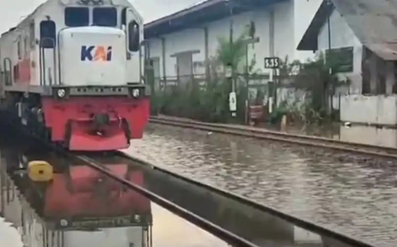 KAI Batalkan 82 Perjalanan Imbas Banjir