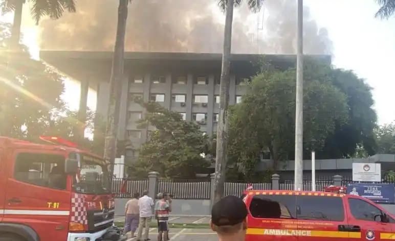 Kebakaran di lantai 4 gedung Bakamla RI