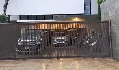 KPK Geledah Rumah Ridwan Kamil