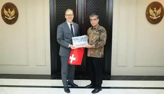 Menaker Yassierli dan Dubes Swiss