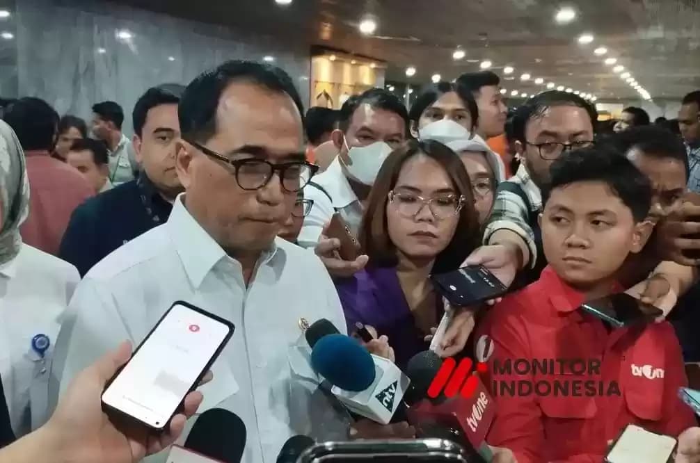 Menhub Budi Karya Korupsi Jalu Kereta Api