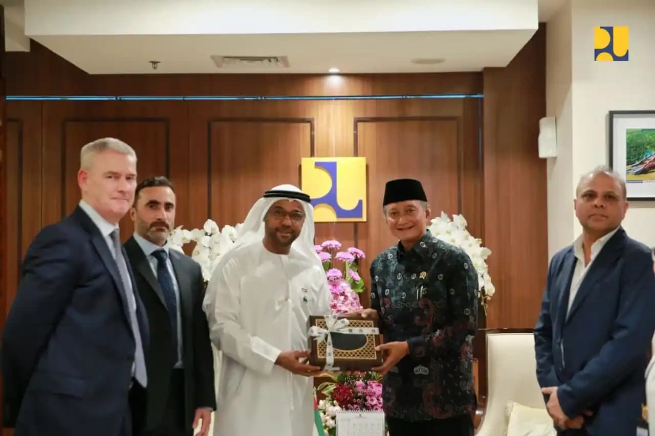 Menteri PU dan Dubes UEA