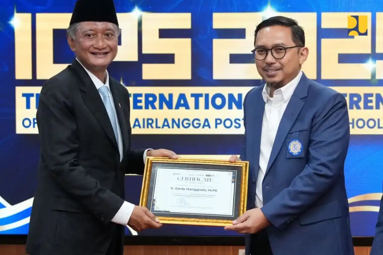 Menteri PU di Univ Airlangga