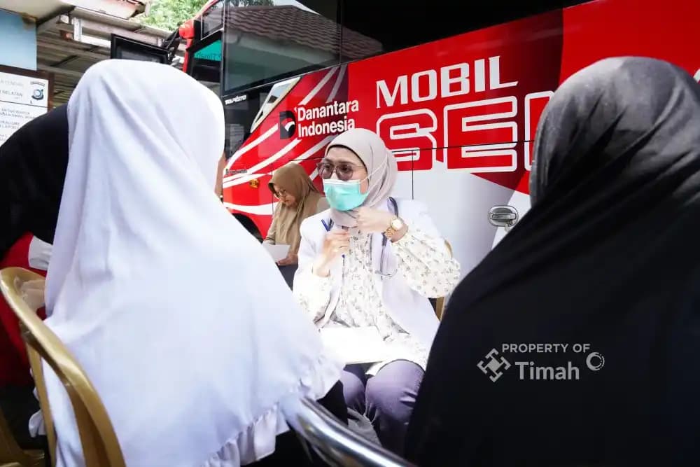 Mobil Sehat PT TIMAH Tbk Hadir di Desa Cambai