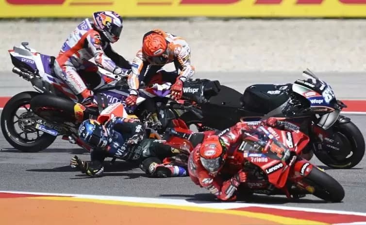 Motor Pedrosa dan Savadori Terbakar di MotoGP Styria