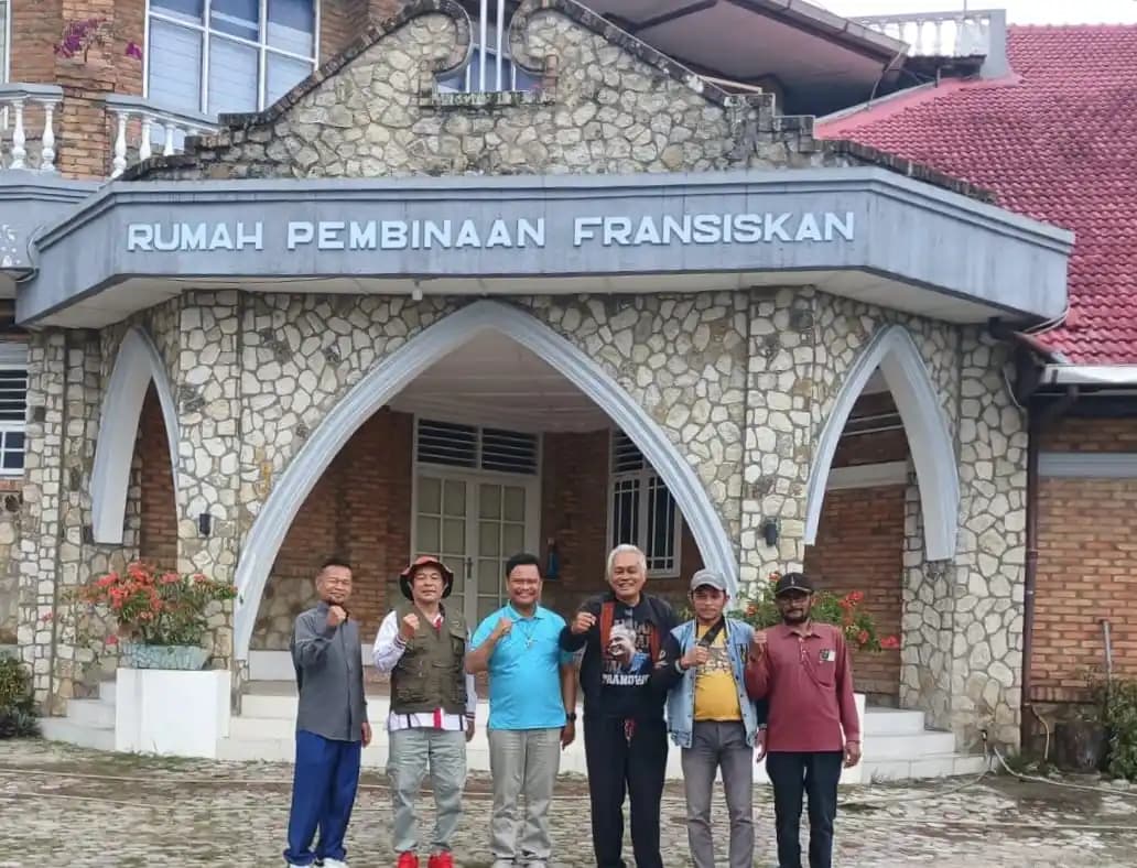 Pastor Welden Sitanggang
