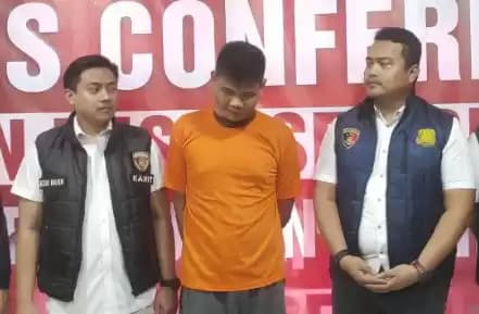 pelaku penikam imam musala